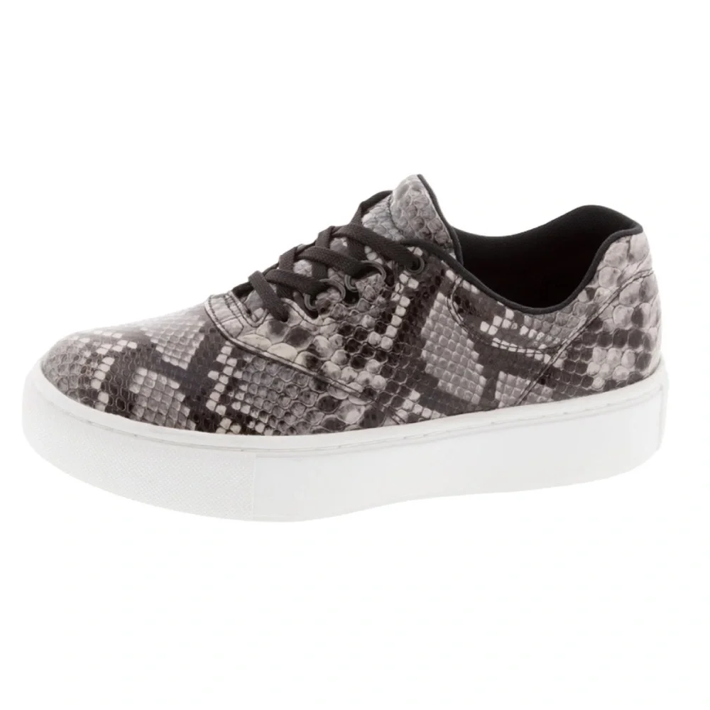 SAS Free Rein Leather Lace Up Platform Sneaker Mamba Snake Print Size 7
